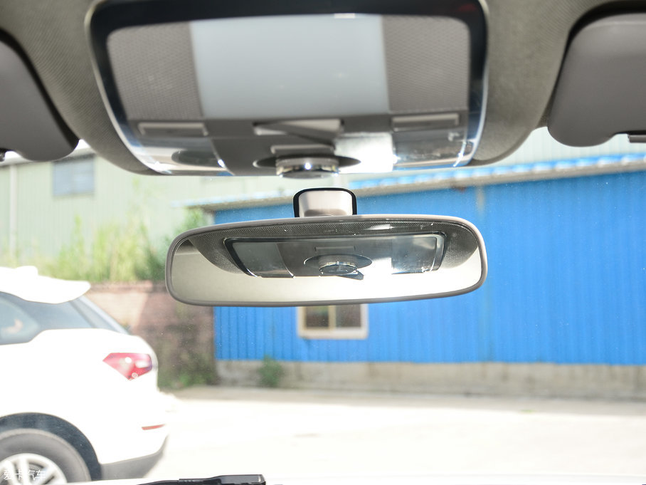 2017�̩T600 Coupe 1.5T  �ԄӺ��A��