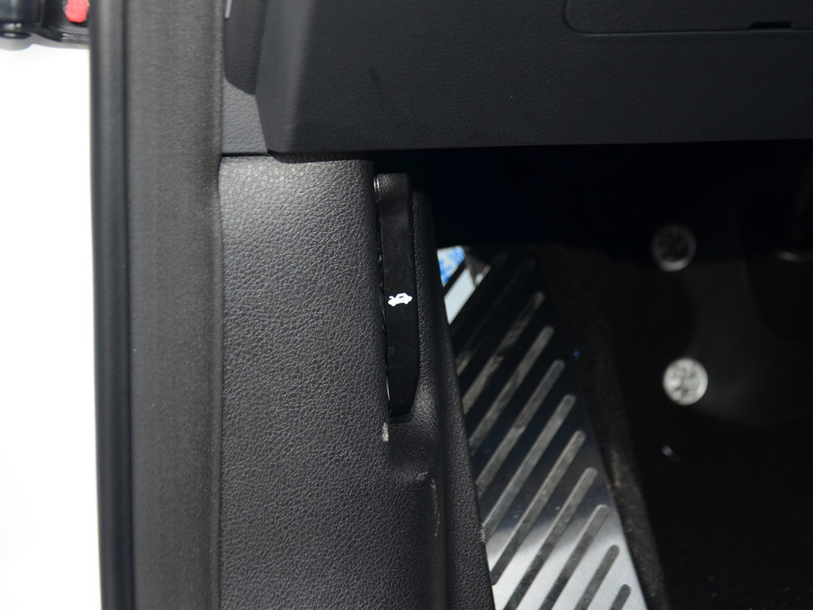 2017�̩T600 Coupe 1.5T  �ԄӺ��A��