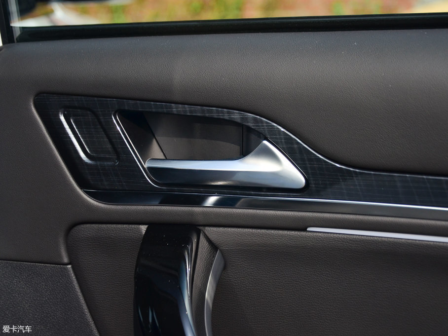 2017�̩T600 Coupe 1.5T  �ԄӺ��A��