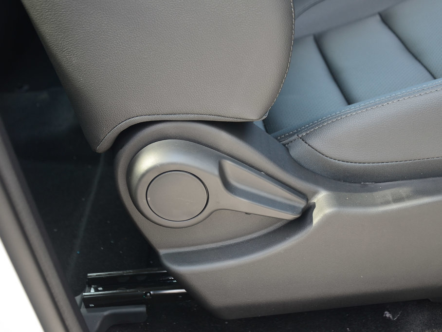 2017�̩T600 Coupe 1.5T  �ԄӺ��A��