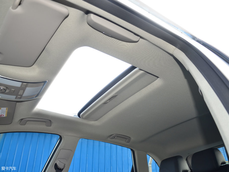 2017�̩T600 Coupe 1.5T  �ԄӺ��A��