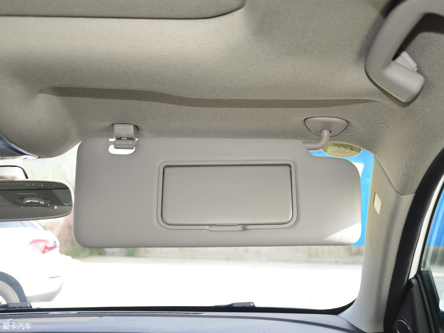 2017�̩T600 Coupe 1.5T  �ԄӺ��A��