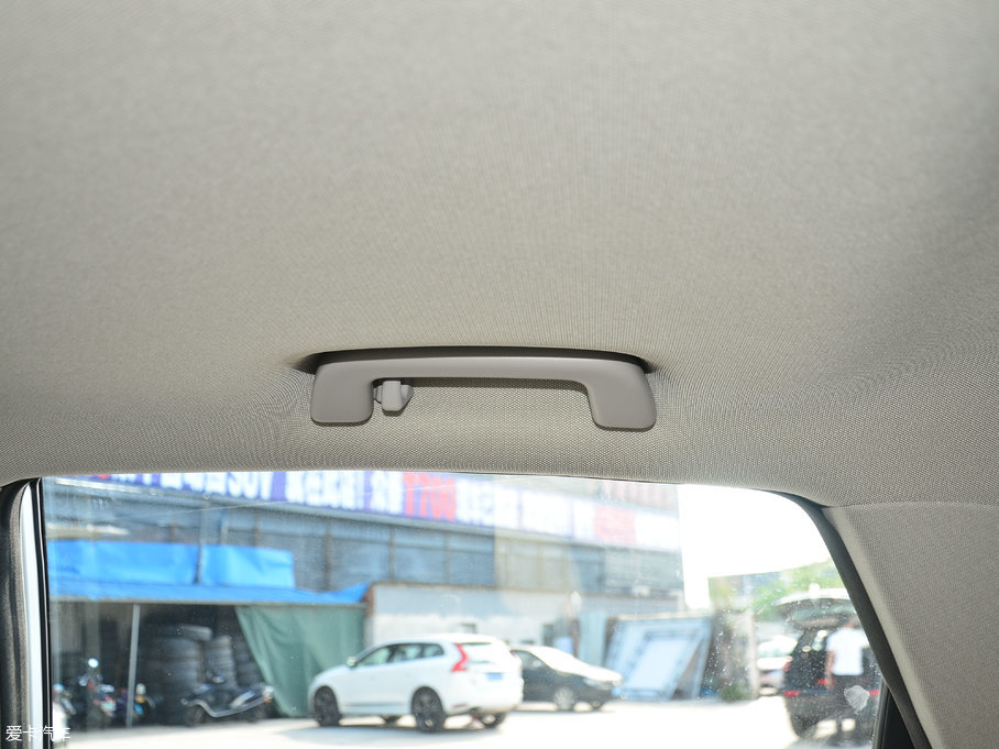 2017�̩T600 Coupe 1.5T  �ԄӺ��A��