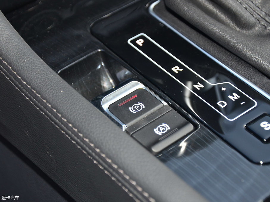 2017�̩T600 Coupe 1.5T  �ԄӺ��A��