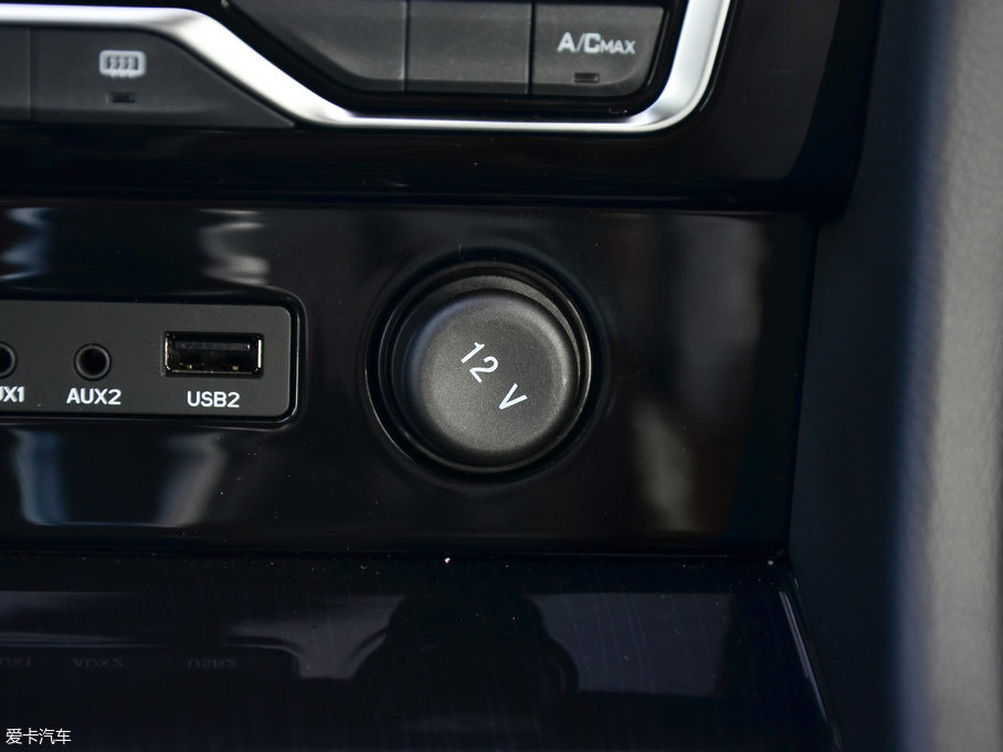 2017�̩T600 Coupe 1.5T  �ԄӺ��A��