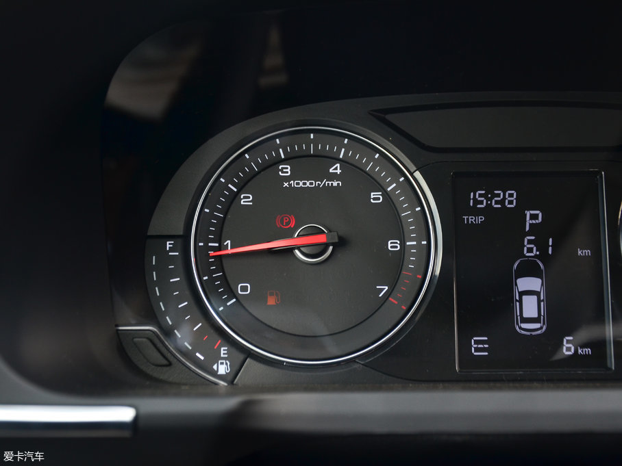 2017�̩T600 Coupe 1.5T  �ԄӺ��A��