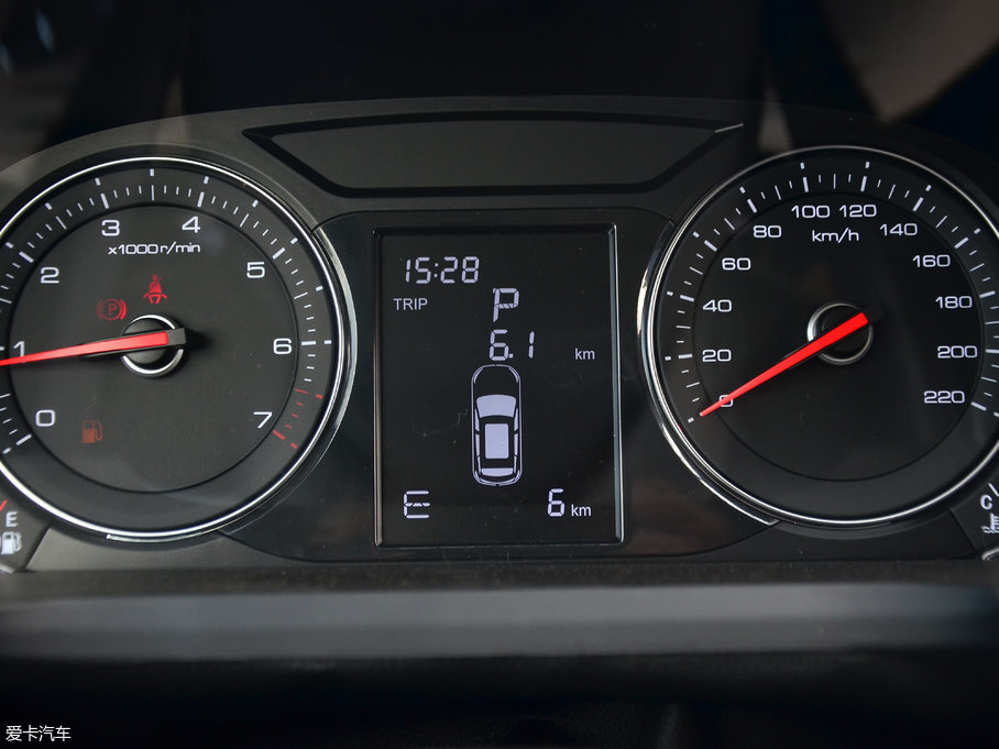 2017�̩T600 Coupe 1.5T  �ԄӺ��A��