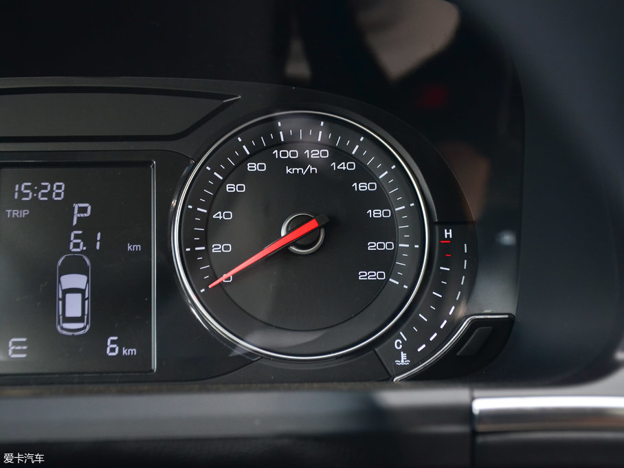 2017�̩T600 Coupe 1.5T  �ԄӺ��A��