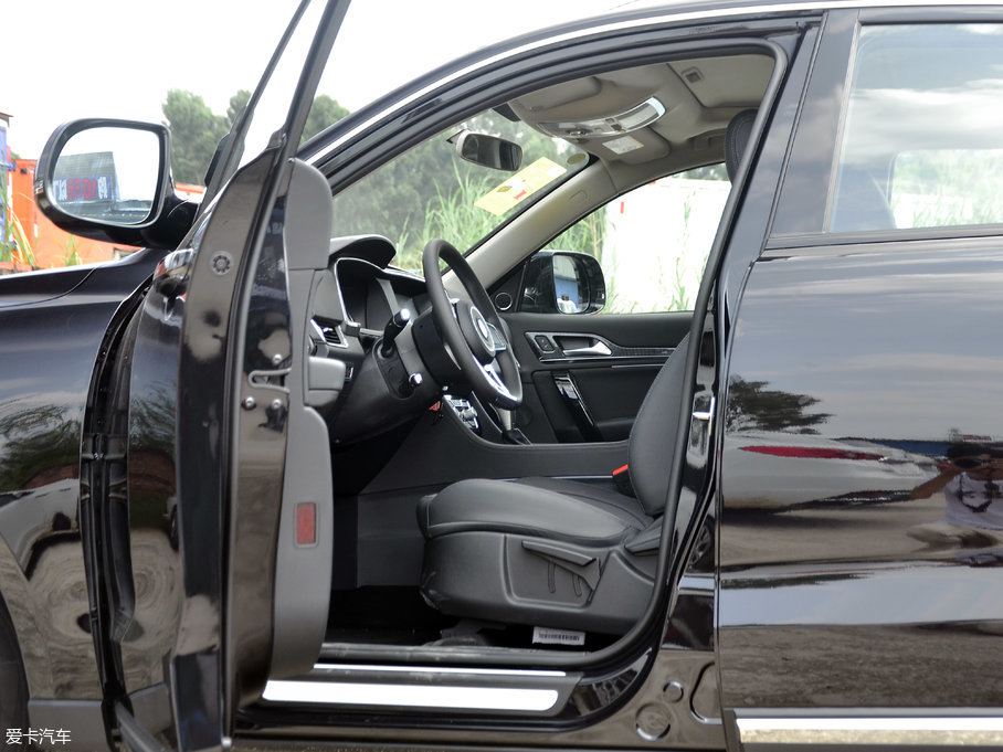 2017̩T600 Coupe 1.5T  ԄӺA