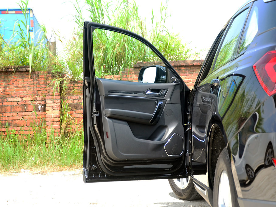 2017̩T600 Coupe 1.5T  ԄӺA