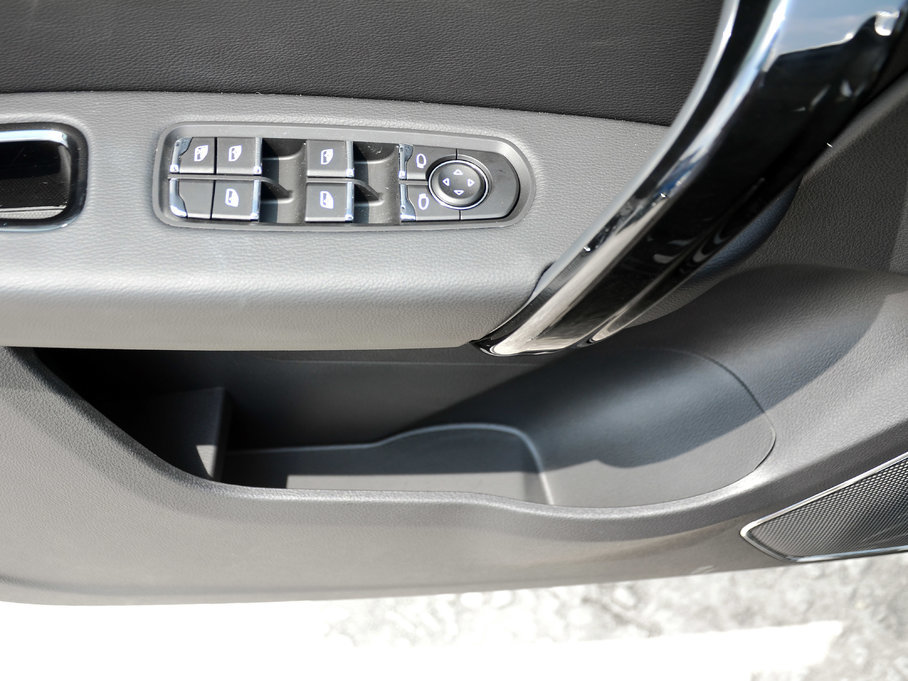 2017̩T600 Coupe 1.5T  ԄӺA