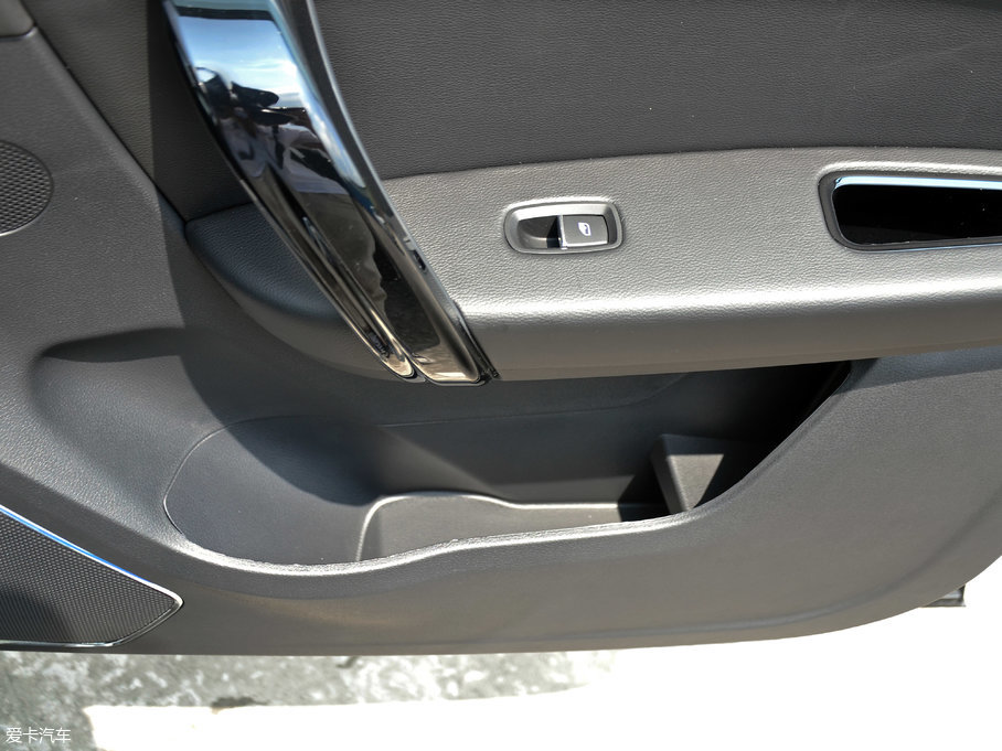 2017̩T600 Coupe 1.5T  ԄӺA