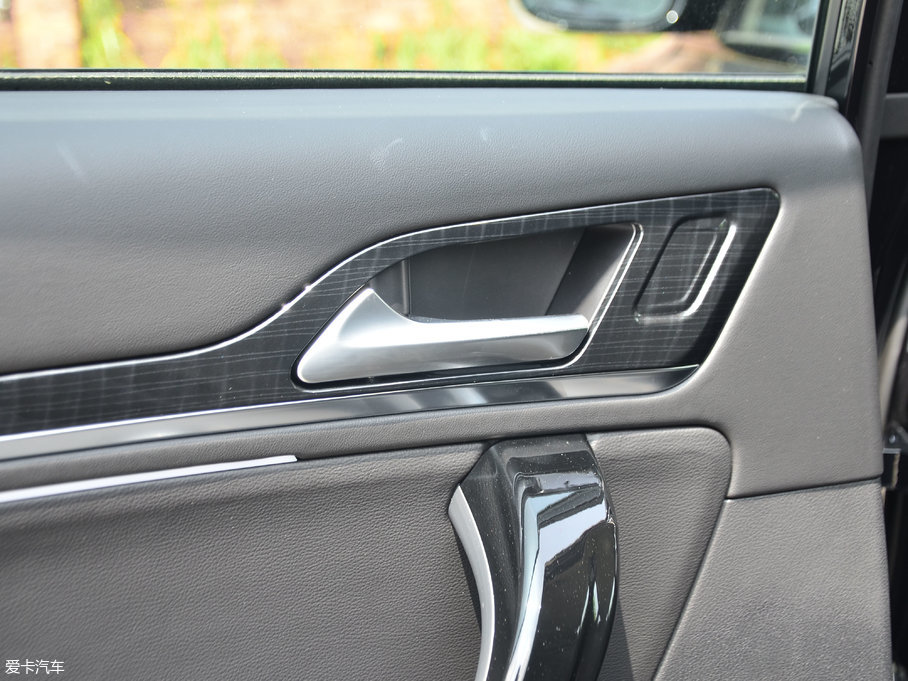 2017̩T600 Coupe 1.5T  ԄӺA