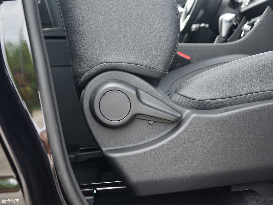 2017̩T600 Coupe 1.5T  ԄӺA