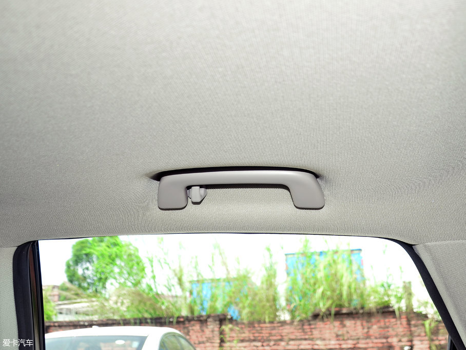 2017�̩T600 Coupe 1.5T  �ԄӺ��A��