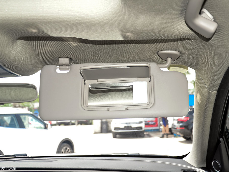 2017̩T600 Coupe 1.5T  ԄӺA