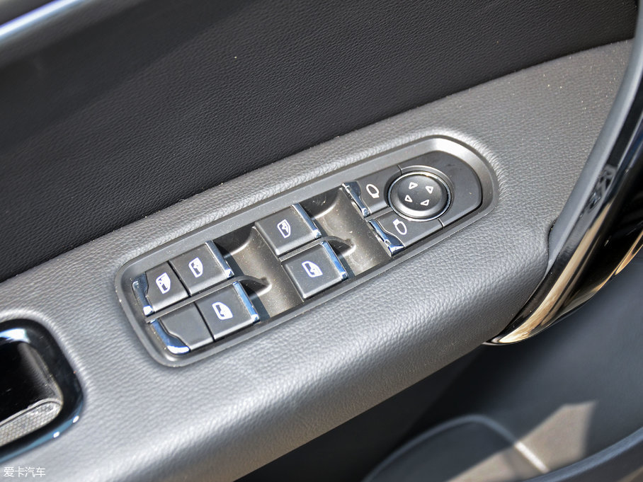 2017̩T600 Coupe 1.5T  ԄӺA