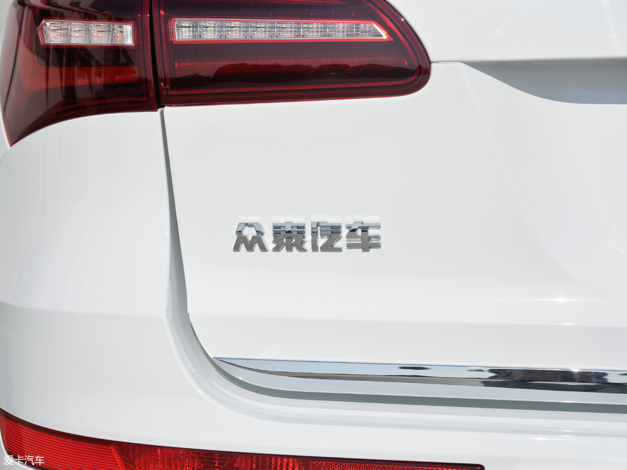 2017�̩T600 Coupe 1.8T  DCT���A��