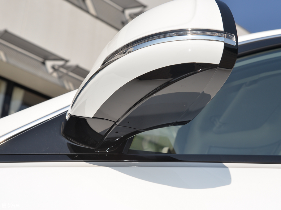 2017�̩T600 Coupe 1.8T  DCT���A��