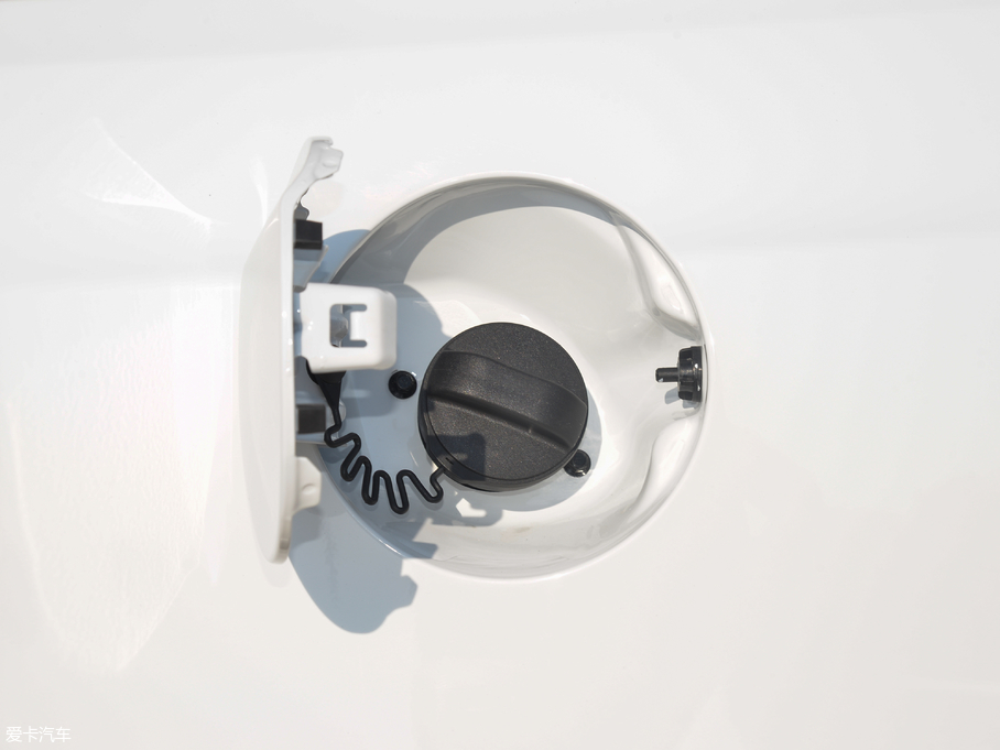 2017�̩T600 Coupe 1.8T  DCT���A��