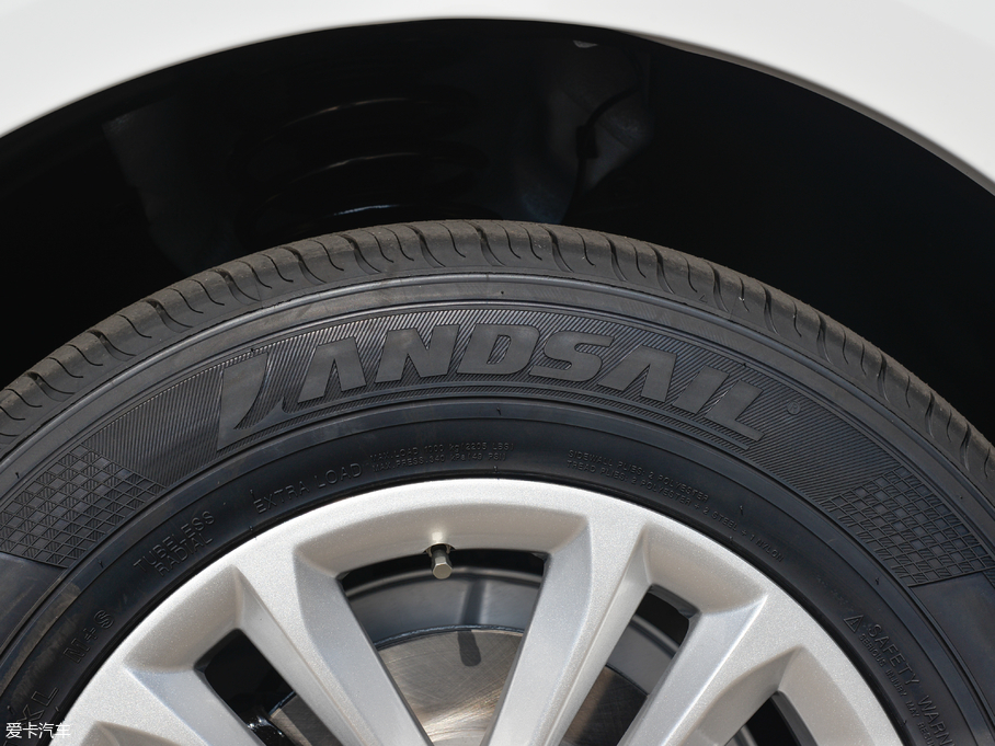 2017�̩T600 Coupe 1.8T  DCT���A��