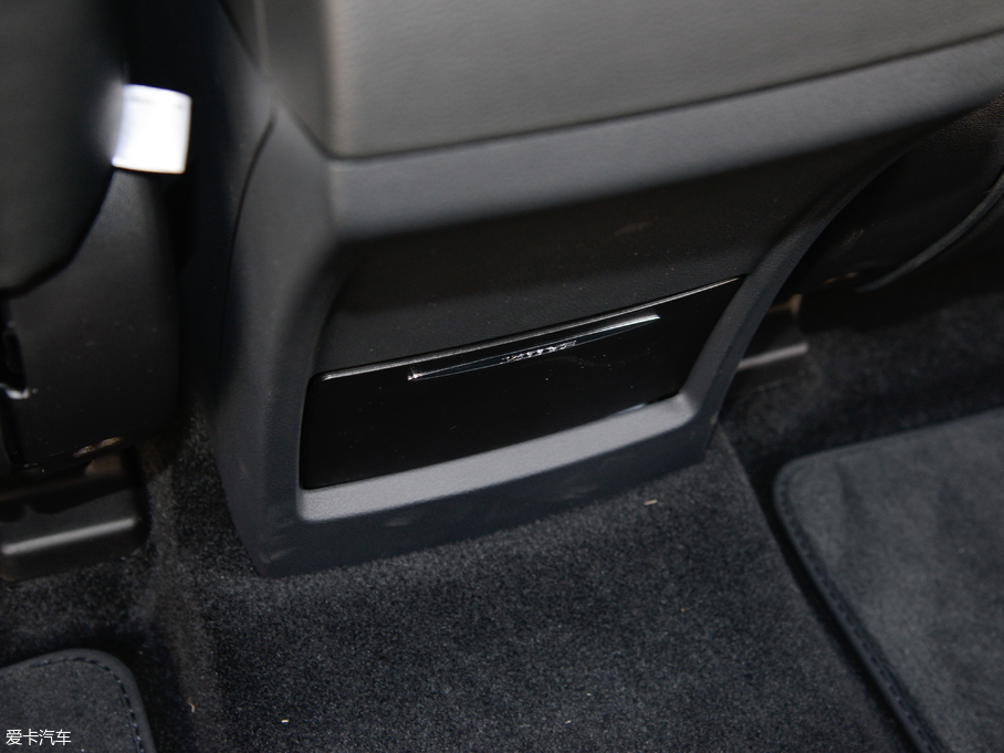 2017�̩T600 Coupe 1.8T  DCT���A��