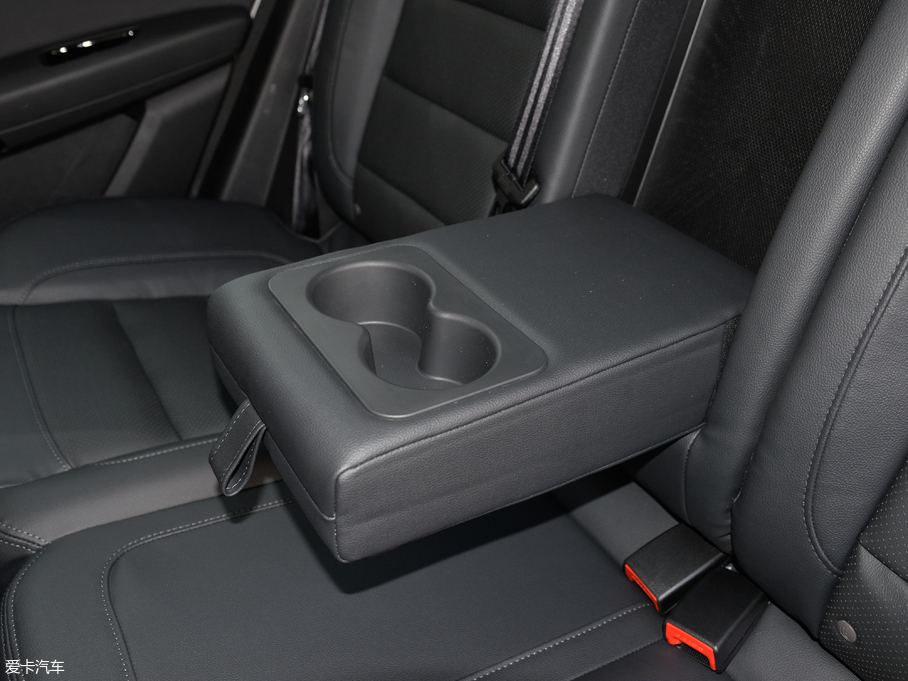 2017�̩T600 Coupe 1.8T  DCT���A��