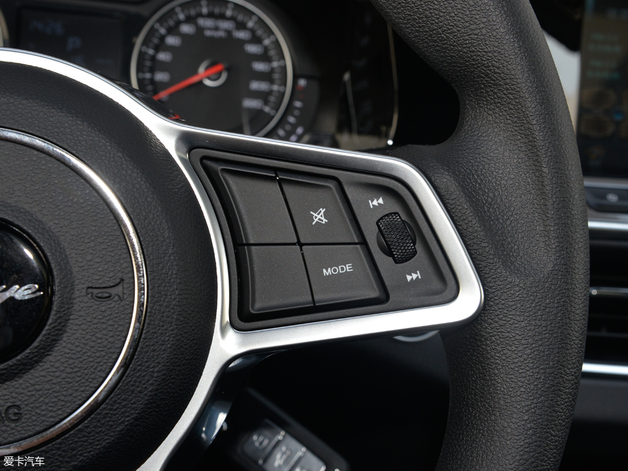 2017�̩T600 Coupe 1.8T  DCT���A��