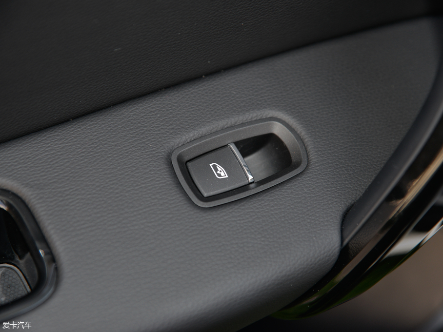 2017̩T600 Coupe 1.8T  DCTA