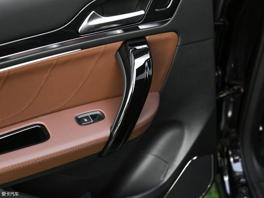 2017̩T600 Coupe 1.8T  DCTW