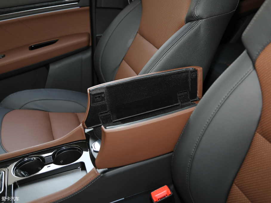 2017̩T600 Coupe 1.8T  DCTW