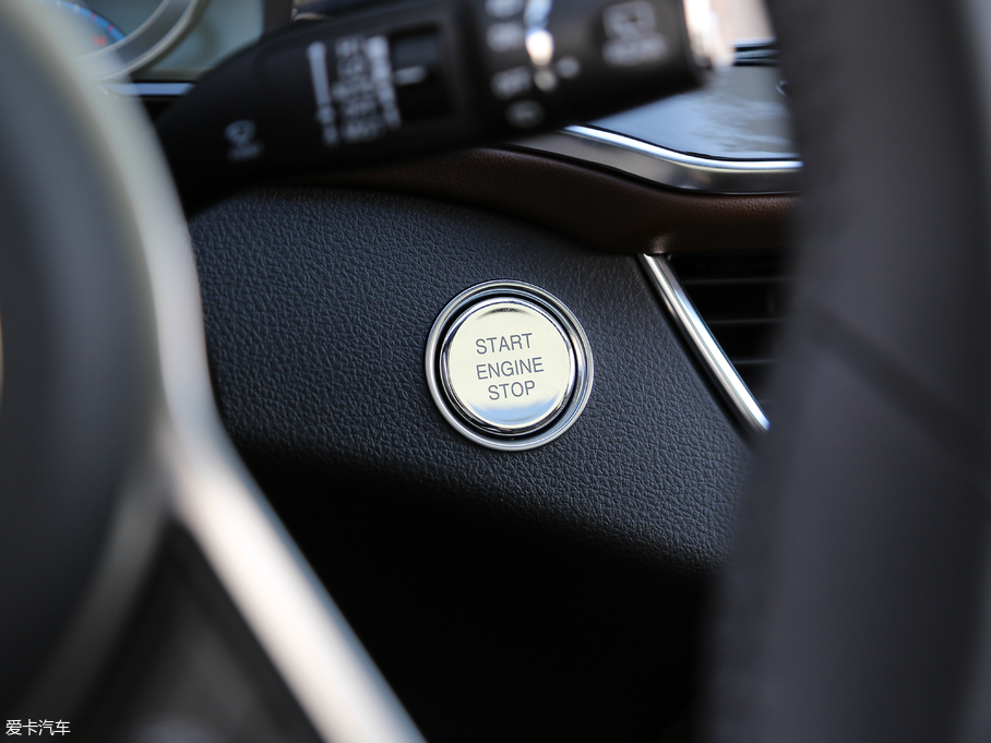 2017̩T600 Coupe 1.8T  DCT(lin)W(wng)