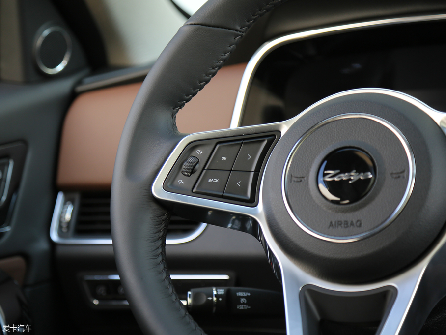 2017̩T600 Coupe 1.8T  DCT(lin)W(wng)