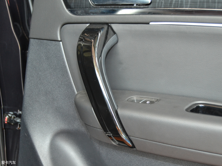 2017�̩T600 Coupe 1.5T  �Ԅ����F��