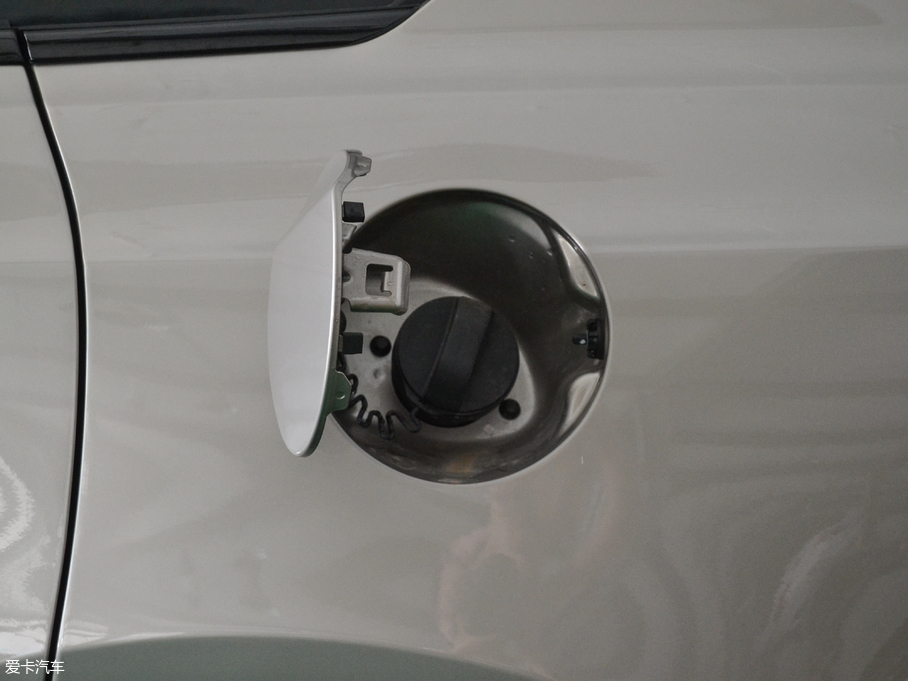 2017�̩T600 Coupe 1.5T  �Ԅ����F��