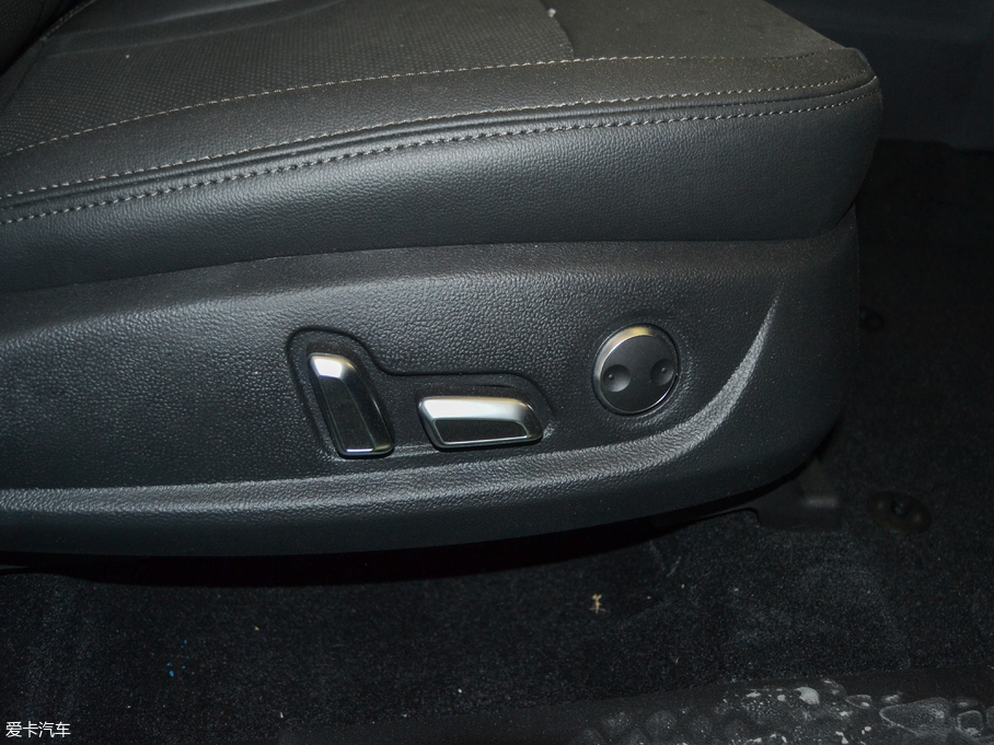 2017�̩T600 Coupe 1.5T  �Ԅ�(d��ng)���F��