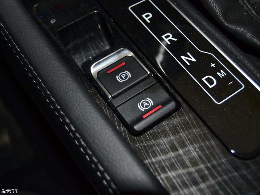 2017�̩T600 Coupe 1.5T  �Ԅ����F��