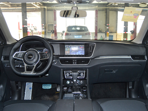 2017款1.5T  自动尊享型 内饰全景