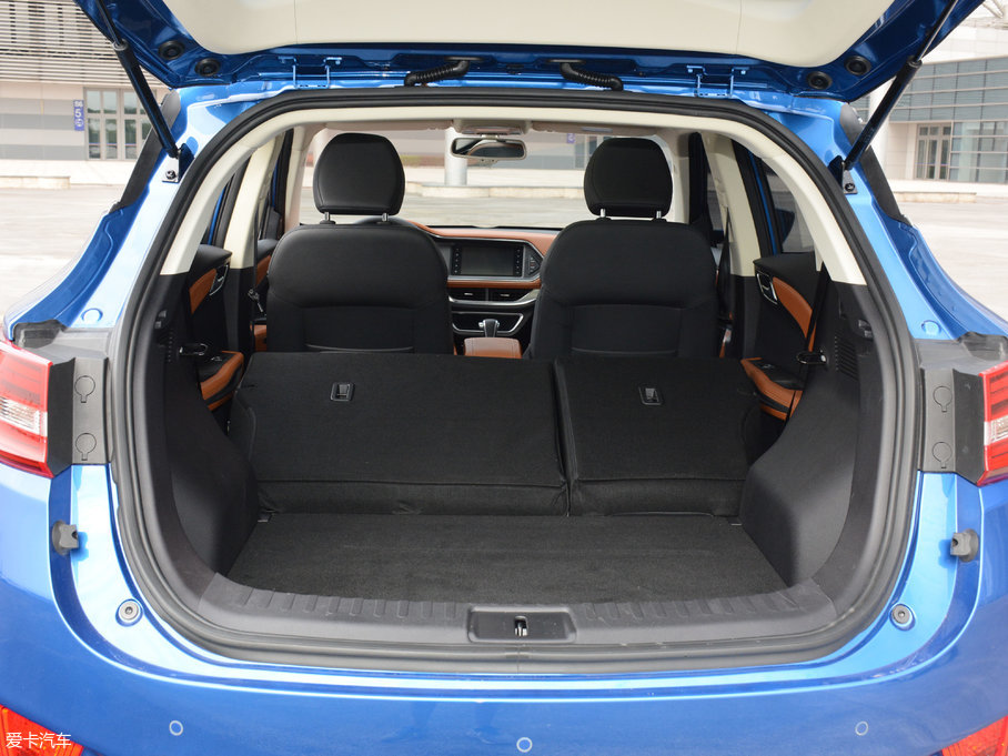 眾泰汽車2017款眾泰T300