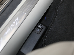 2017Z700H 1.8T ԄŞ g