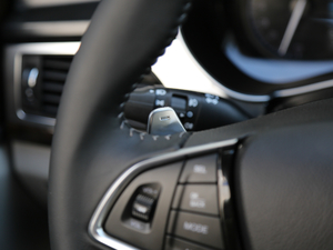 2017Z700H 1.8T ԄŞ п؅^