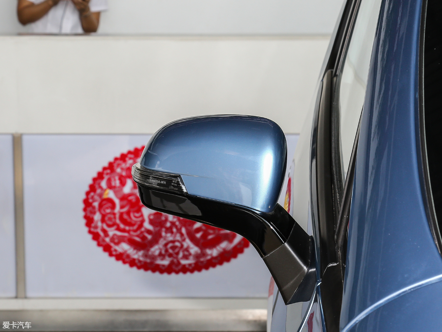 2018�̩E200 �w�~��