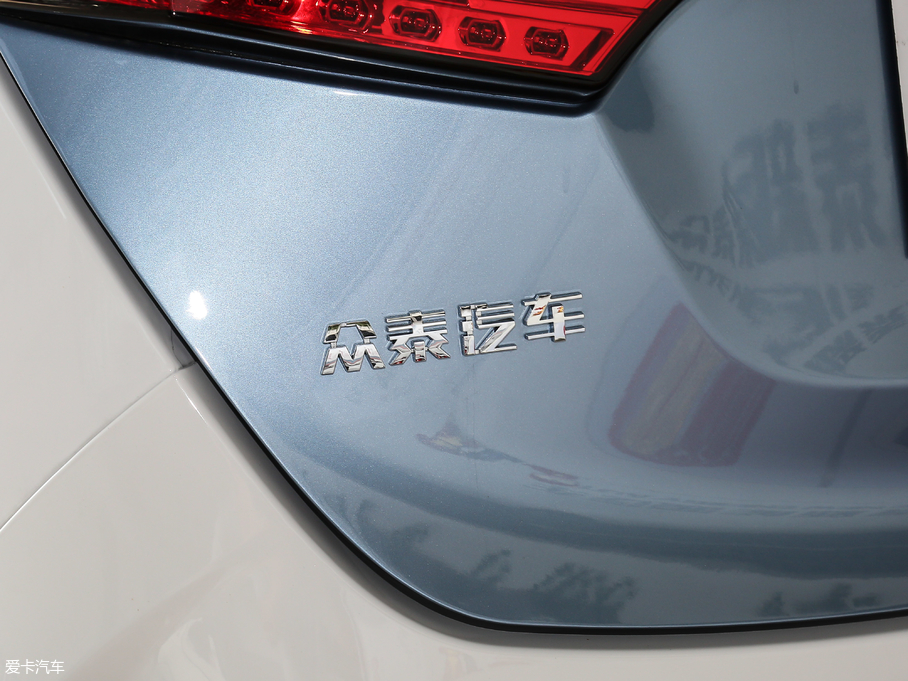 2018�̩E200 �w�~��