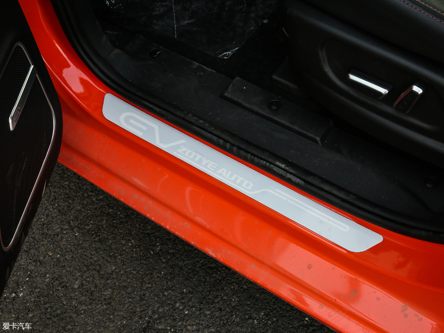 2018�̩E200 ���R��