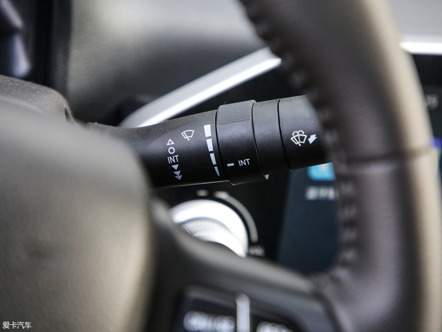 2018�̩E200 ���R��