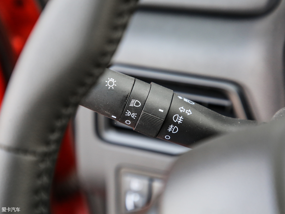 2018�̩E200 ���R��