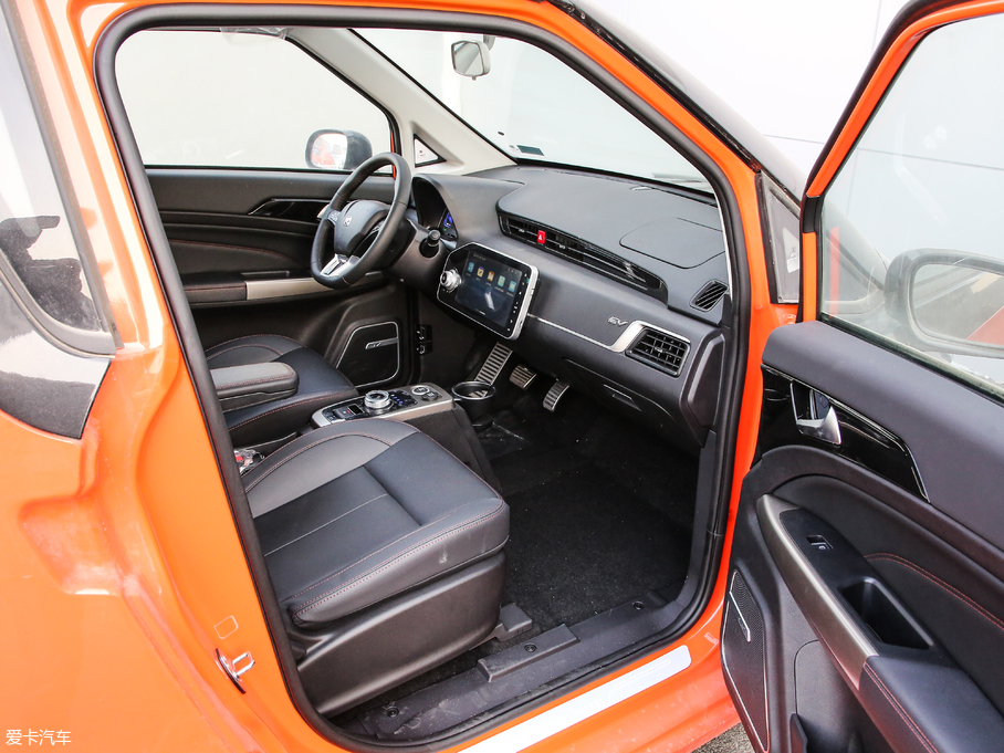 2018�̩E200 ���R��