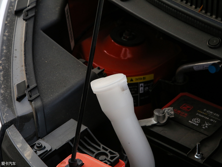 2018�̩E200 ���R��