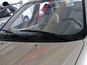 2010款1.6L CVT精钻型 雨刷