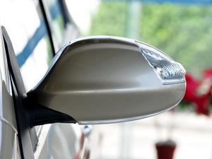 2010款1.6L CVT精钻型 后视镜